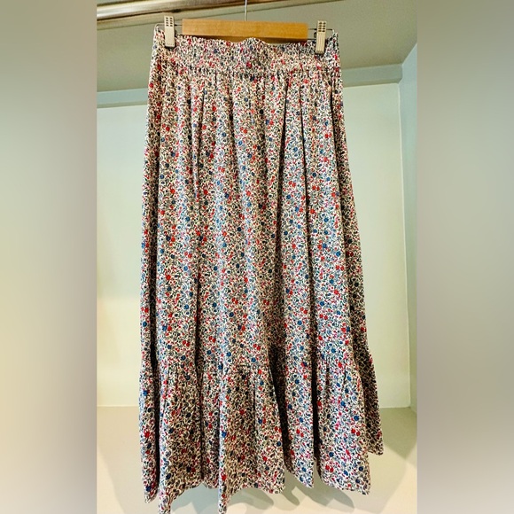 LOFT Floral Skirt - Picture 1 of 4